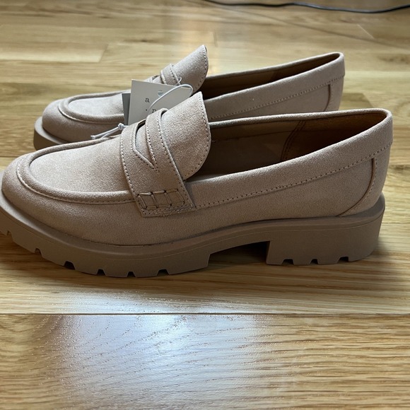 A New Day Archie Loafers Women's 6  Taupe Faux Suede Penny Lug Chunky Sole NWT - Picture 3 of 9